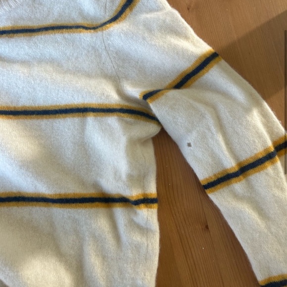 Reformation Cashmere Sweater in Ali Stripe Size Small - Picture 3 of 5